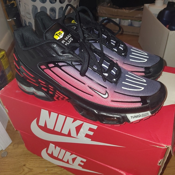 Louis Vuitton Brown and Gray Athletic Shoes - Picture 16 of 16